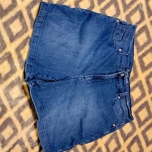 Gloria Vanderbilt Ladies denim shorts